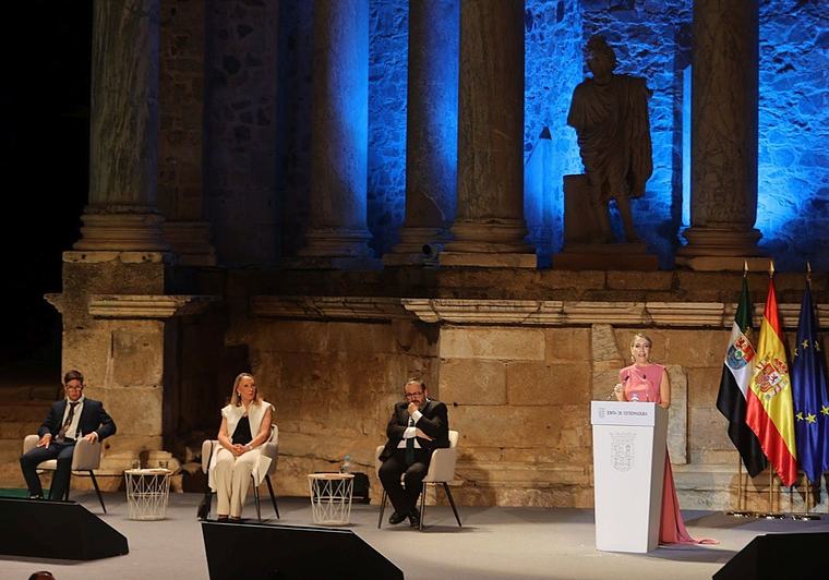 Guardiola pide unidad y rechaza los discursos de odio en el acto de las Medallas de Extremadura