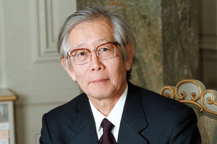 Muere a los 90 años Hideki Shirakawa, el nobel japonés que descubrió los plásticos conductores por accidente