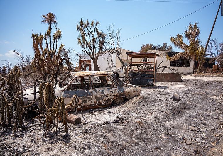 Una familia británica denuncia que encontraron restos humanos en el coche de sus padres tras el incendio en Almería