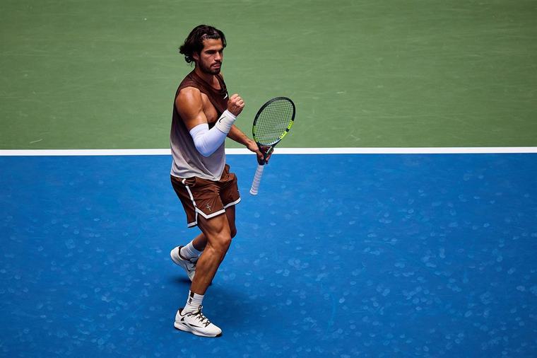 Alcaraz reacciona a tiempo para meterse en tercera ronda del US Open