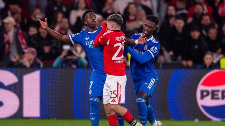 La UEFA anuncia que no castigará tanto las pérdidas de tiempo de los porteros como la 'Ley Vinicius'
