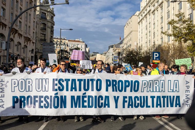 APEMYF rechaza el Proyecto de Estatuto Marco y amenaza con una huelga indefinida