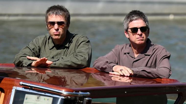 Los hermanos Gallagher toman el Lido con su documental reconciliatorio solo para incondicionales