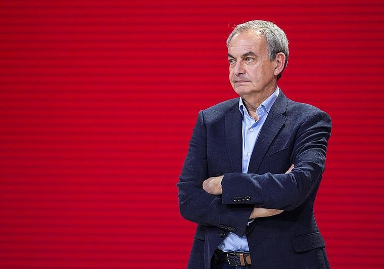 «Zapatero morirá matando»: mandos policiales y del Gobierno ven la mano del expresidente en los informes sobre Ceuta