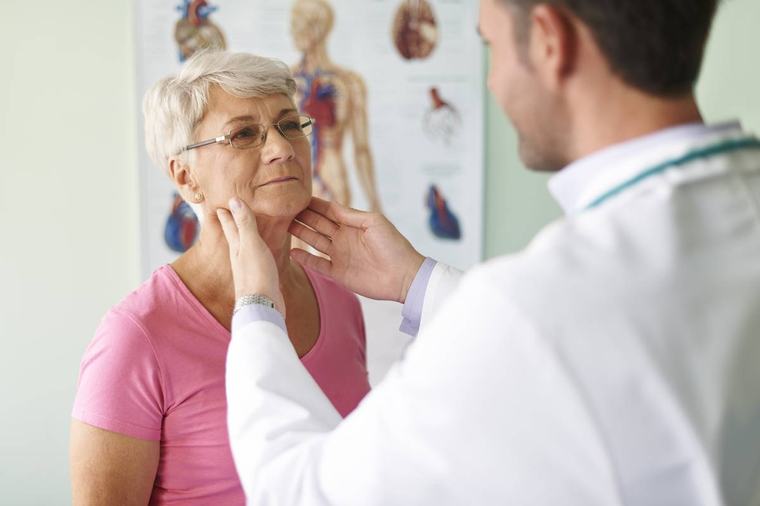 pacientes | Disminuyen las muertes por cáncer de laringe entre los hombres españoles, pero aumentan en mujeres mayores de 55 años
