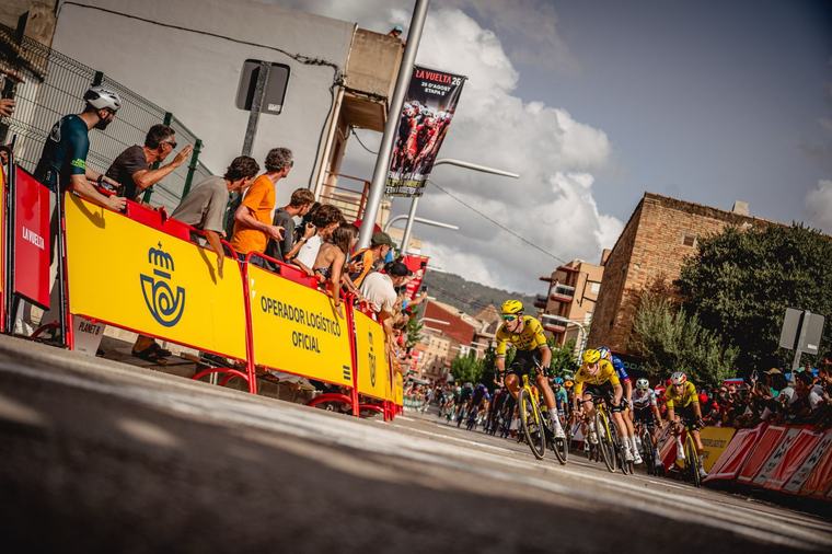 Correos despliega en Huelva toda la logística para la etapa de La Vuelta a España