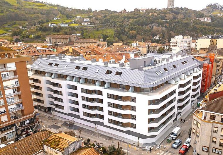 La antigua fábrica Rezumar de Laredo se convierte en 106 apartamentos de lujo