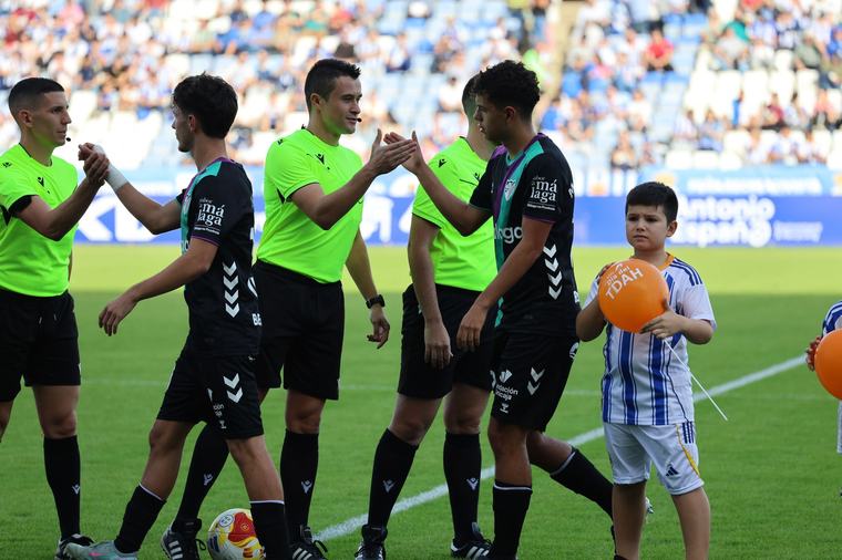 Un árbitro extremeño para el debut liguero del Recreativo de Huelva