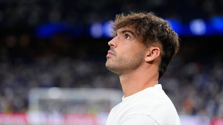 Juanma Castaño, periodista: "Raúl Asencio tiene una papeleta difícil por delante, quiero ver cuando salte al terreno de juego del Bernabéu cómo le va a recibir la gente"