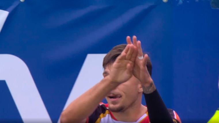 El llamativo gesto de Ratiu en su gol que ha dado mucho que hablar en Vallecas