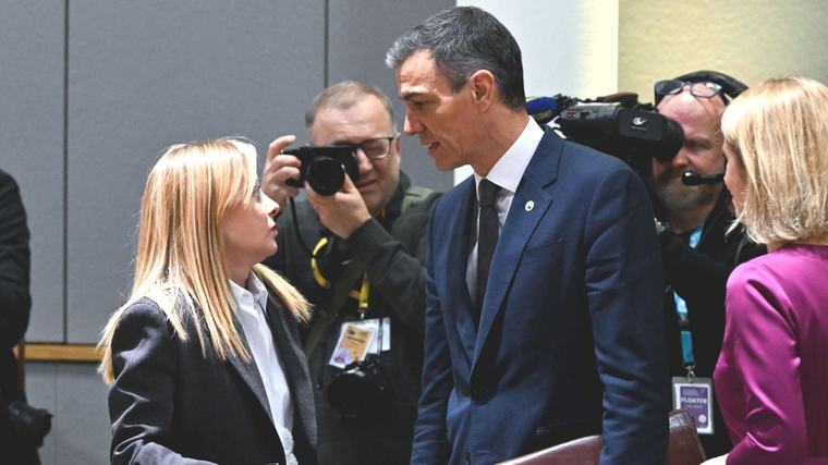 España prorroga 15 días los controles a los pasajeros de Italia en respuesta al anuncio del Gobierno de Meloni