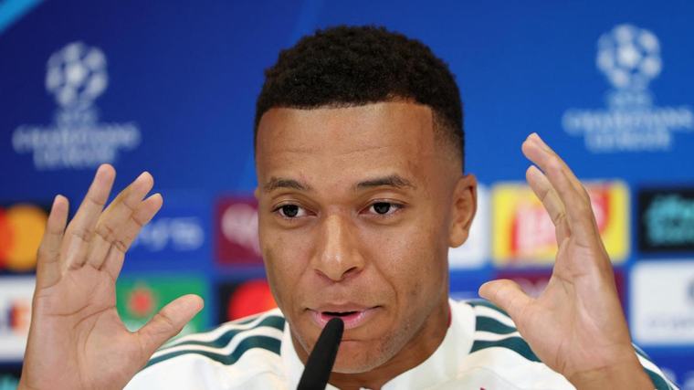Mbappé: “¿Mejorar en defensa? Yo meto más goles que Raphinha y Dembélé”