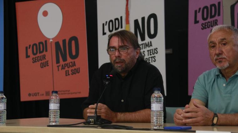 UGT difunde su campaña contra el odio en Ripoll y compara a Orriols con Abascal