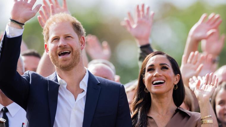 El príncipe Enrique y Meghan Markle ya están en el Reino Unido para iniciar una nueva etapa