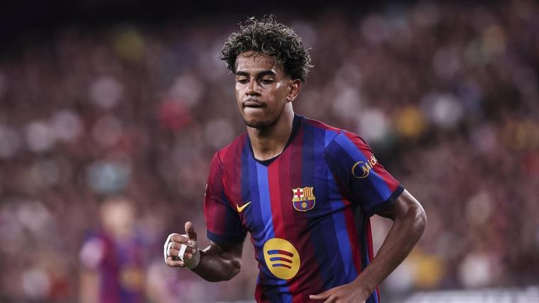 Lamine Yamal festeja el no fichaje de Julián por el Barça: «Se está viendo que gol no nos está faltando»