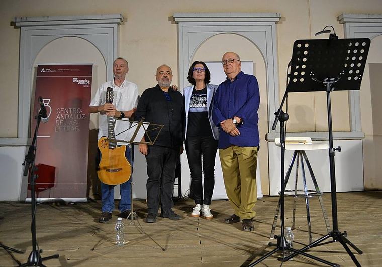'Poesía en el Jardín' abre sus puertas a la lírica en catalán, gallego y euskera