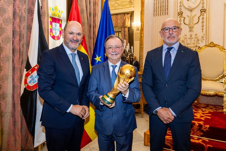 Louzán se muestra rotundo en Ceuta: "La final del Mundial 2030 se jugará en España"