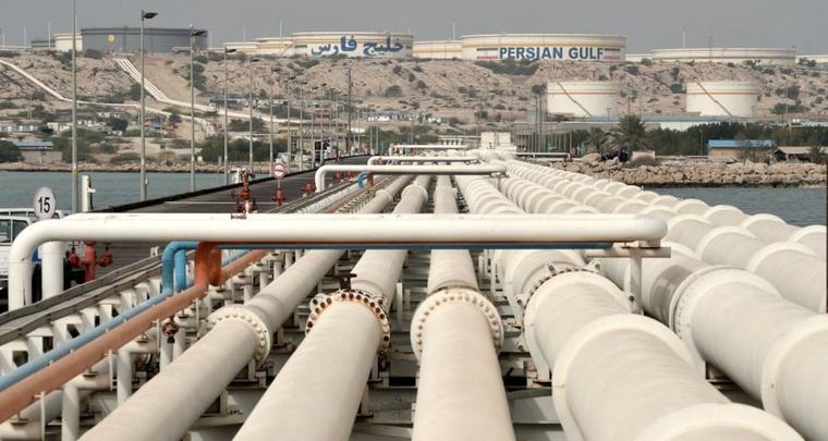 Estados Unidos bombardea tres petroleros iraníes, uno de ellos cerca de la estratégica isla de Jarg, en respuesta a ataques de Teherán