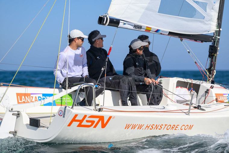 El onubense Ricardo Terrades, preparado para el mundial de J70, con el HSN Sailing Team