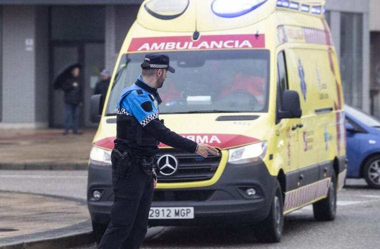 Herido un varón tras la colisión entre un patinete y un coche