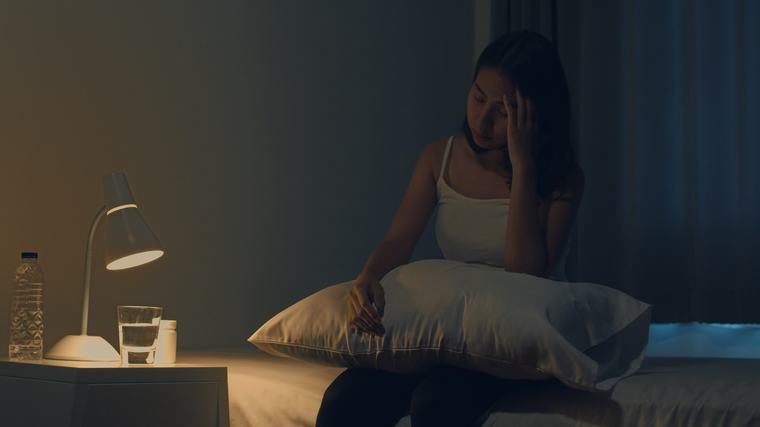 Si tienes dificultad para dormir, realizar un hábito sencillo a partir de las 5 de la tarde puede ayudar a descansar mejor