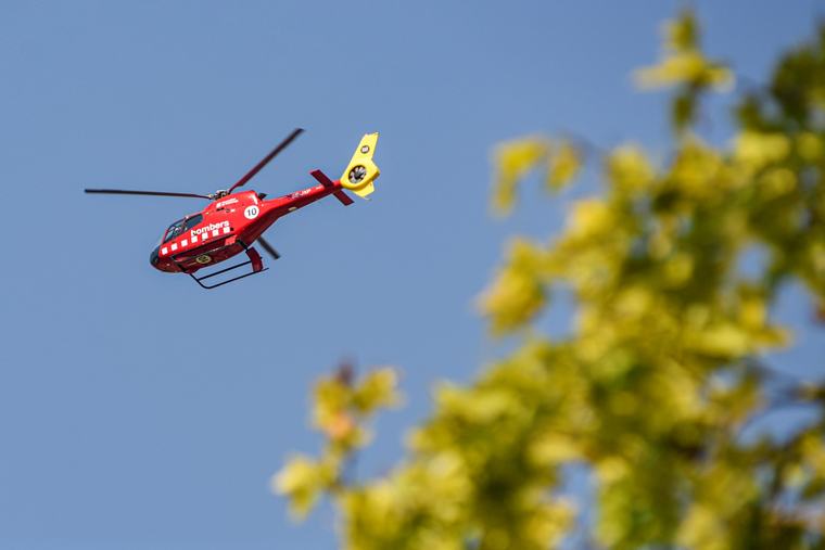 Los bomberos estabilizan un fuego que obligó a confinar dos urbanizaciones en Tordera
