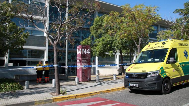 Una explosión en un laboratorio de la Facultad de Química de Tarragona deja tres afectados