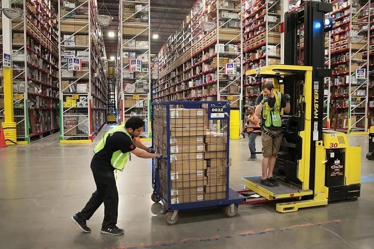 Los estadounidenses sin titulación universitaria viven uno de los mejores mercados laborales en años