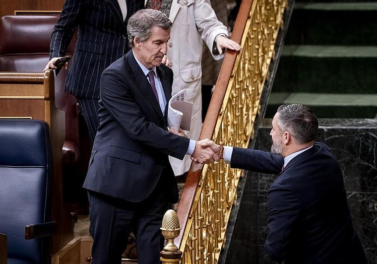 Feijóo es el líder mejor valorado y Sánchez solo supera a Abascal por una décima