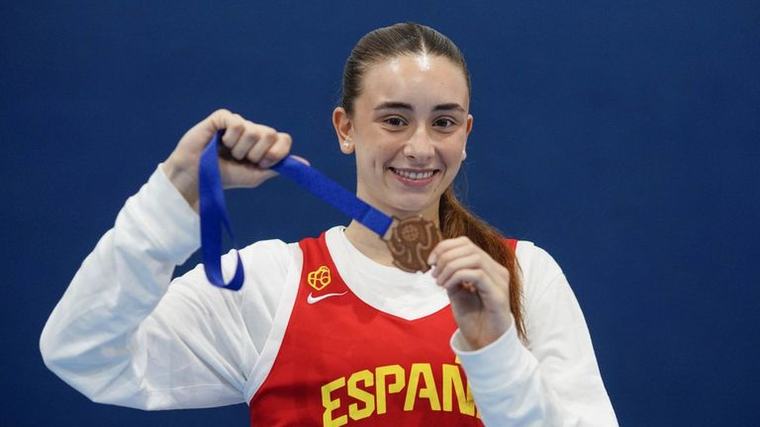 Inés Sotelo, ourensana en el EuroBasket sub-20: «Este bronce me supo a oro»