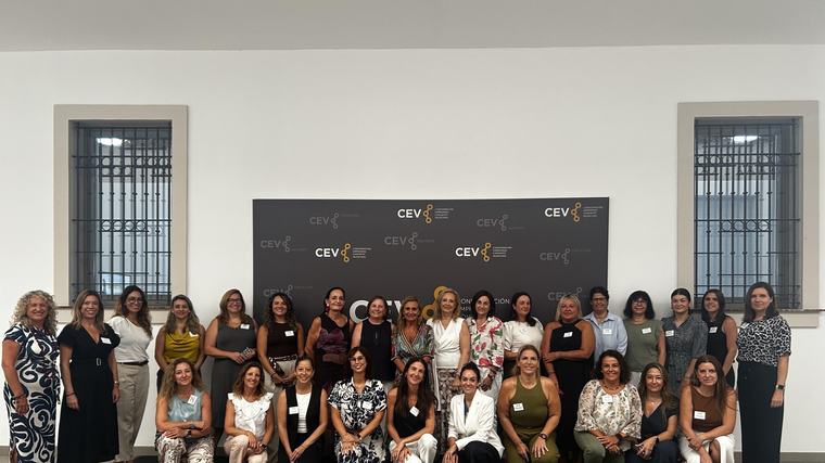 La CEV potencia el liderazgo femenino en las empresas con una nueva edición de 'Impulsando Directivas'