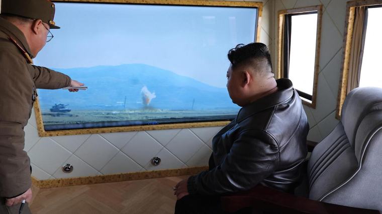 Corea del Norte integra un nuevo destructor en su sistema nuclear ante las maniobras de EE.UU., Corea del Sur y Japón