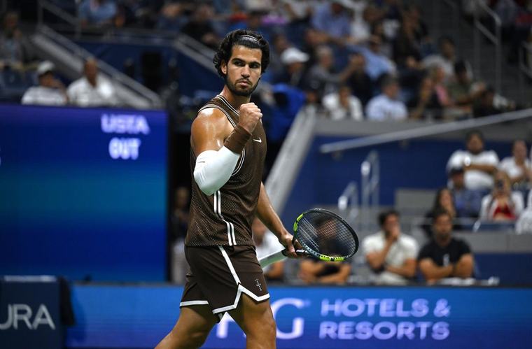 Alcaraz alcanza el examen de los octavos en el US Open