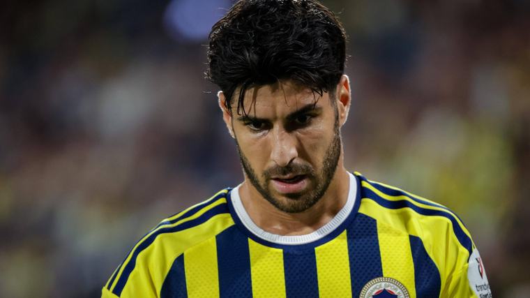 Marco Asensio da la cara para desmentir las 'fake news' sobre su estado de salud