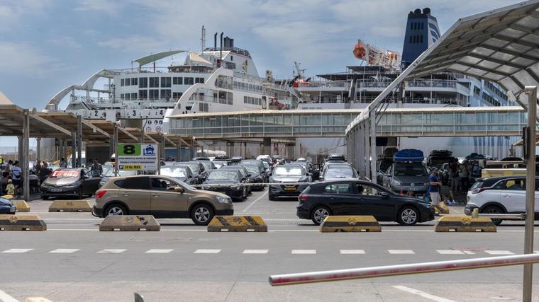 Dos mujeres mueren al caer un coche al mar en el puerto de Algeciras cuando iban a embarcar