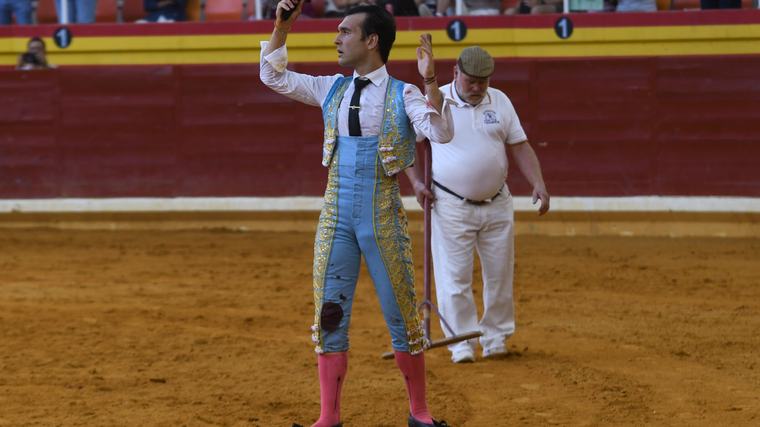 Cristian Pérez, operado en la enfermería de Illescas de una cornada de 30 cms. en el muslo derecho