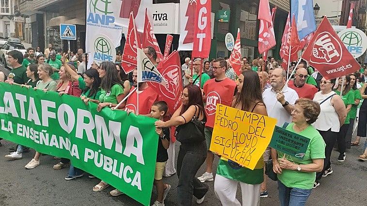 La nueva Plataforma por la Enseñanza Pública se hace oír en el centro de Santander
