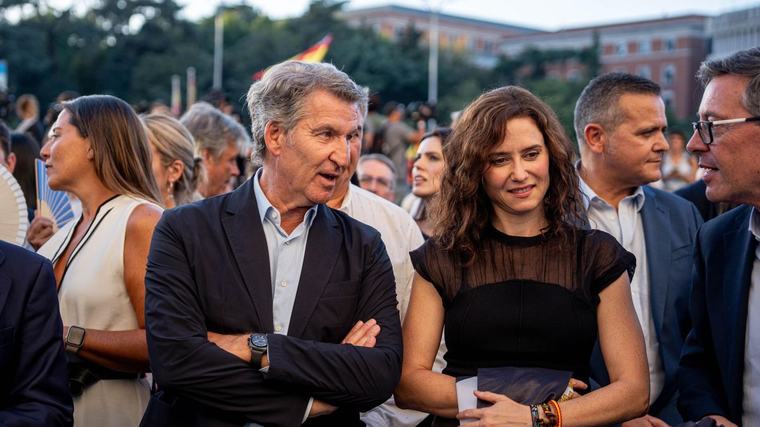 Feijóo y Ayuso mantienen su entente pese al escándalo del ático