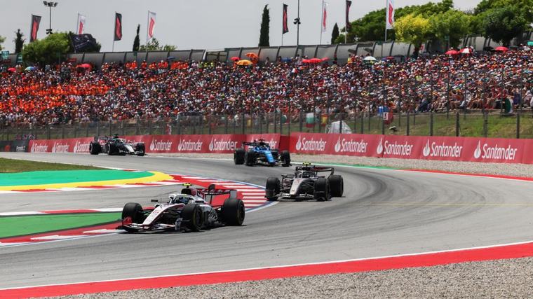 Dos décadas acelerando el futuro: Banco Santander y F1 se consagran con el nuevo GP de España