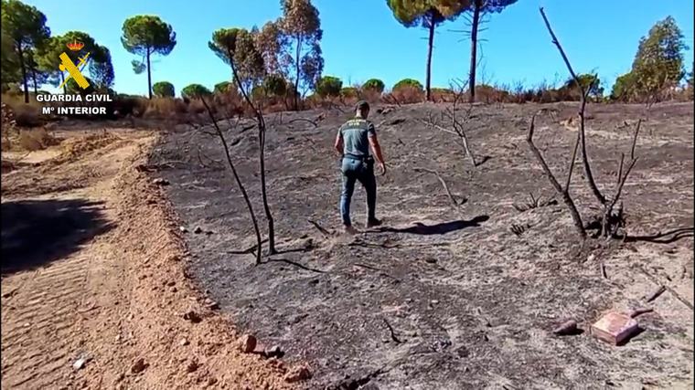 La Guardia Civil investiga a una persona por provocar un incendio forestal con una radial en Huelva