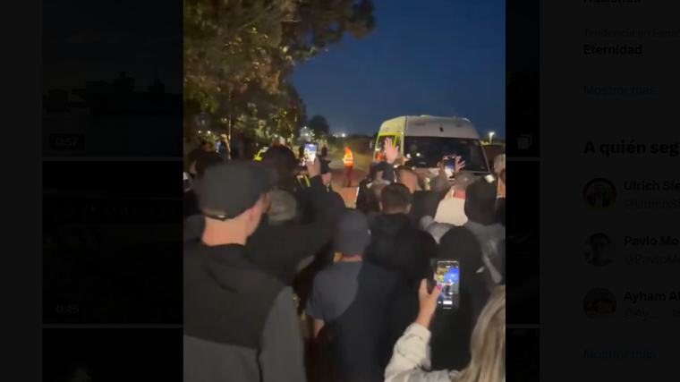 Cientos de personas se manifiestan en Portsmouth para impedir el traslado de inmigrantes que llegaron en cayucos