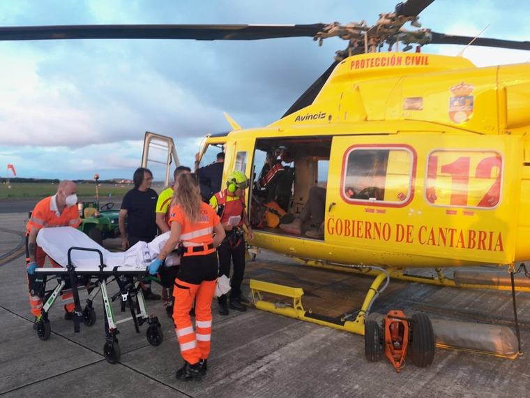 Rescatado en helicóptero un senderista holandés de 76 años por una indisposición en Picos de Europa