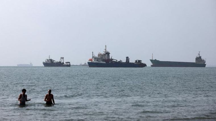 Estados Unidos destruye tres petroleros de Irán en Ormuz para recrudecer la guerra