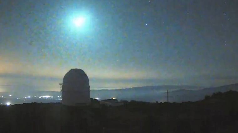 Así fue la impresionante bola de fuego que atravesó el cielo de la Península de madrugada