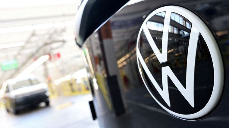 Volkswagen sube un 6 % en Bolsa tras la aprobación de ajustes y un plan de cara al 2030