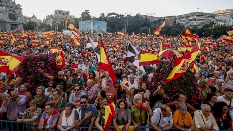 Saludos fascistas en televisión