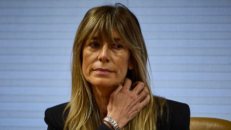 Begoña Gómez pide al juez Peinado aplazar su cita de este martes, previa a enviarla a juicio