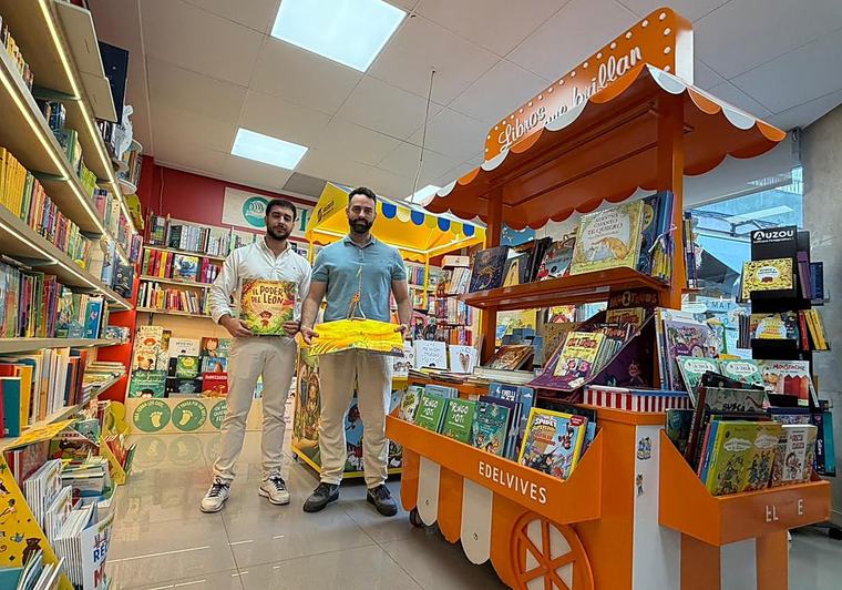 Una librería de barrio resiste ante las plataformas en Almuñécar y Motril
