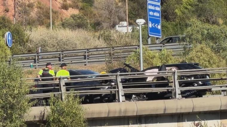 Un kamikaze que huía de los Mossos causa un accidente múltiple con nueve heridos en la AP-7