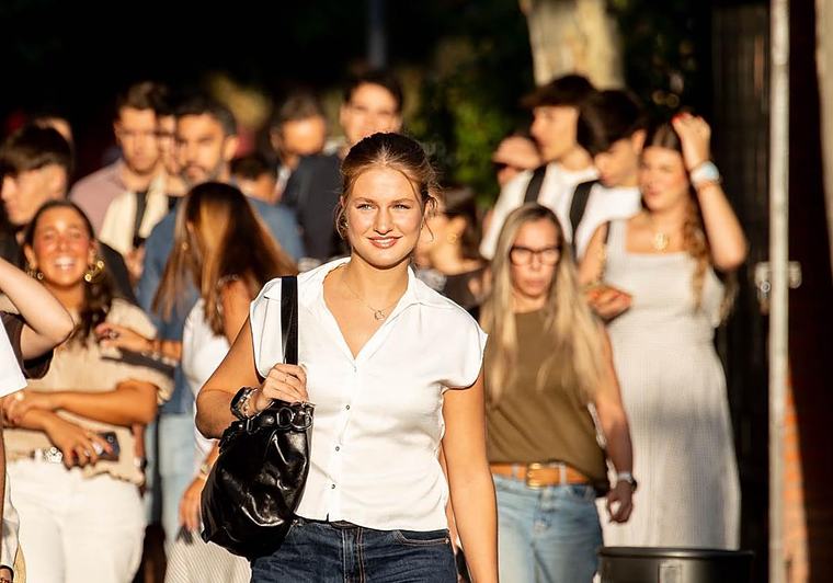 La princesa Leonor inicia sus estudios de Ciencias Políticas con «muchas ganas»